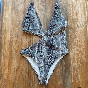 NWOT Baobab Kash one piece cutout swimsuit